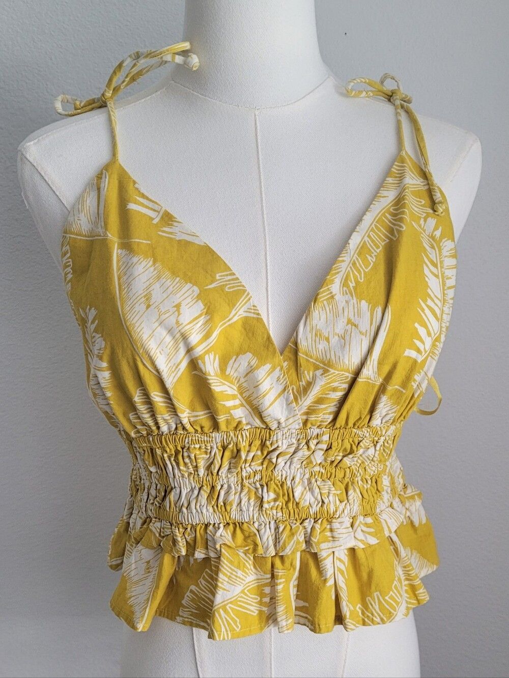 NWT Sim & Sam Chartreuse Yellow Palm Leaf Crop Top Sz L Smocked Tie Strap Blouse